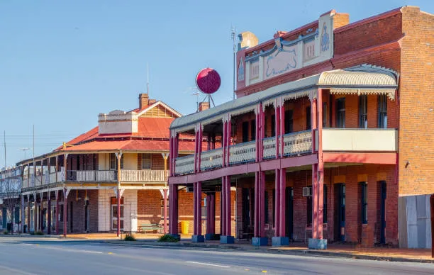 NORTHBRIDGE HOTEL