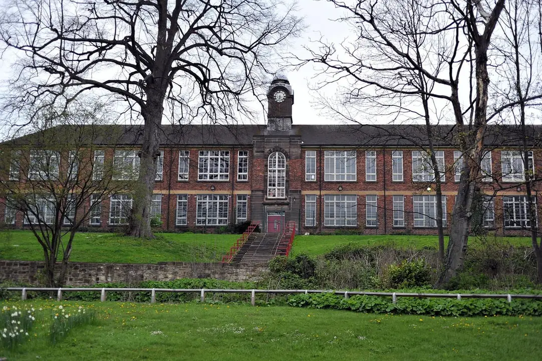 Save Our Historic School Frontage