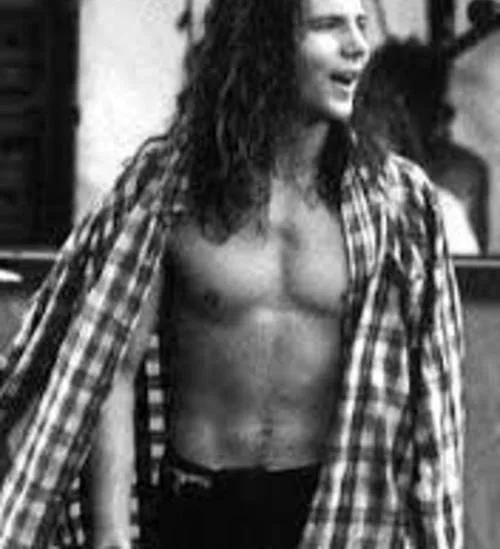 Get Eddie Vedder to take his shirt off one more time!
