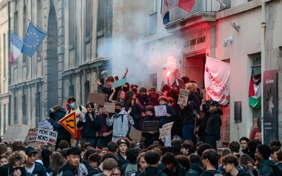 Solidarité lycéenne : une banderole en soutien