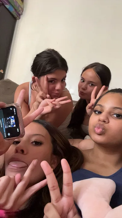 let zaina hangout with val, sofia , and nora on thursday