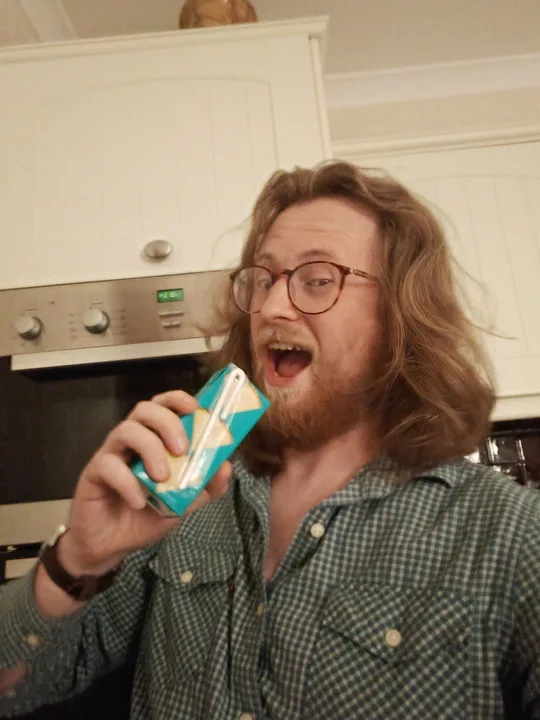 Get James Tomlinson a gig at Joe Lycett's pub